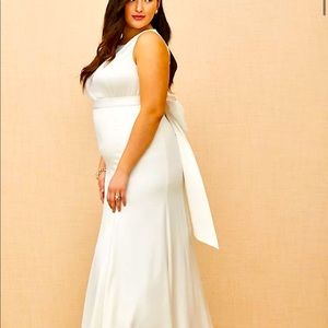 COPY - Torrid Satun Bow Wedding dress